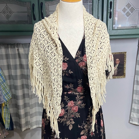 Accessories - Vintage crochet shawl
